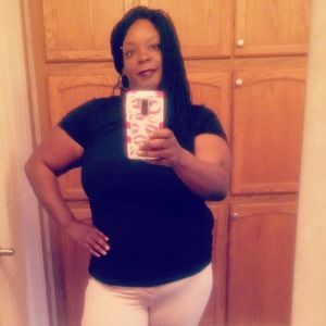 Meet your Posher, Delvia